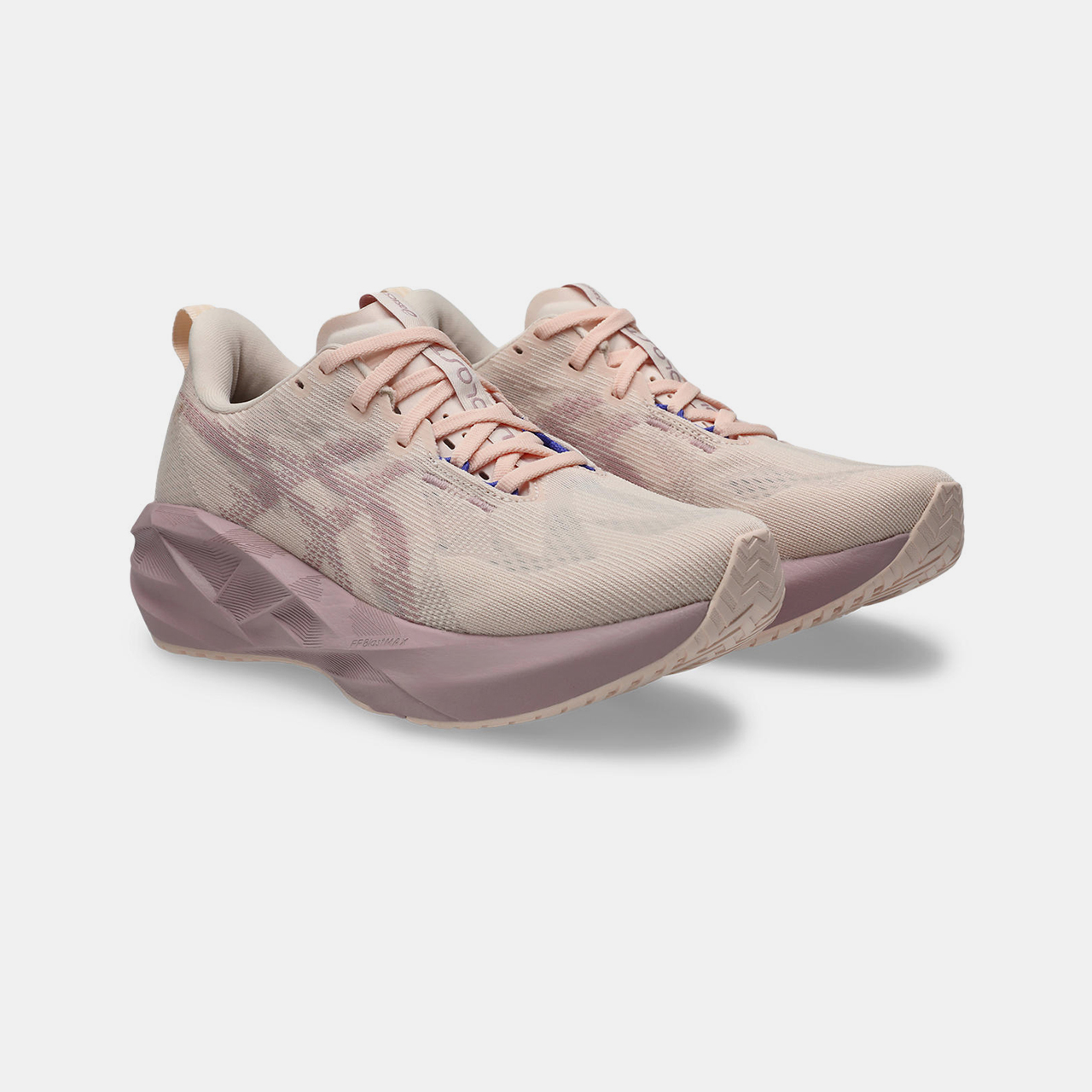 Asics Pembe Asics Novablast 5