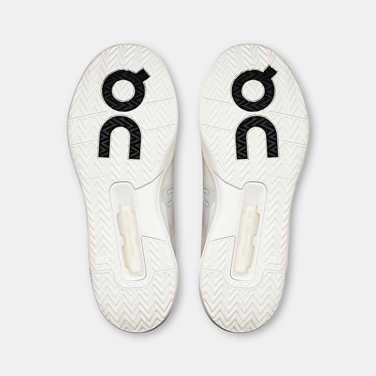 On Beyaz On Roger Adv The Pro