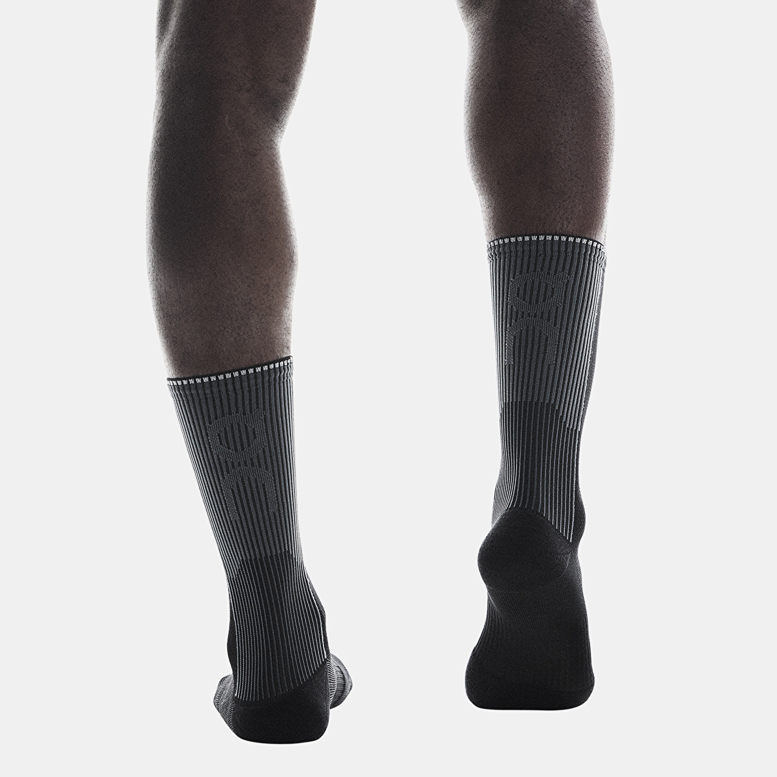 ON Performance Run Sock High - 3