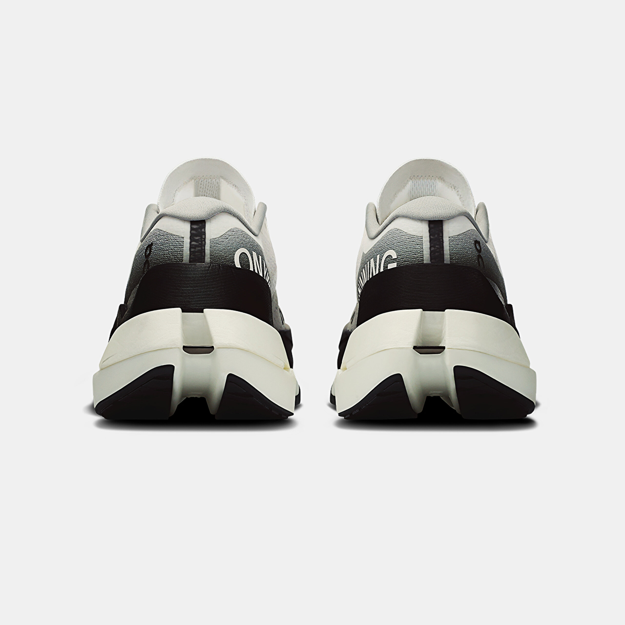 ON Cloudboom Max - 3